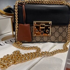 Gucci Black and Brown shoulder Bag 
Like NEW
With dust bag 
No original box